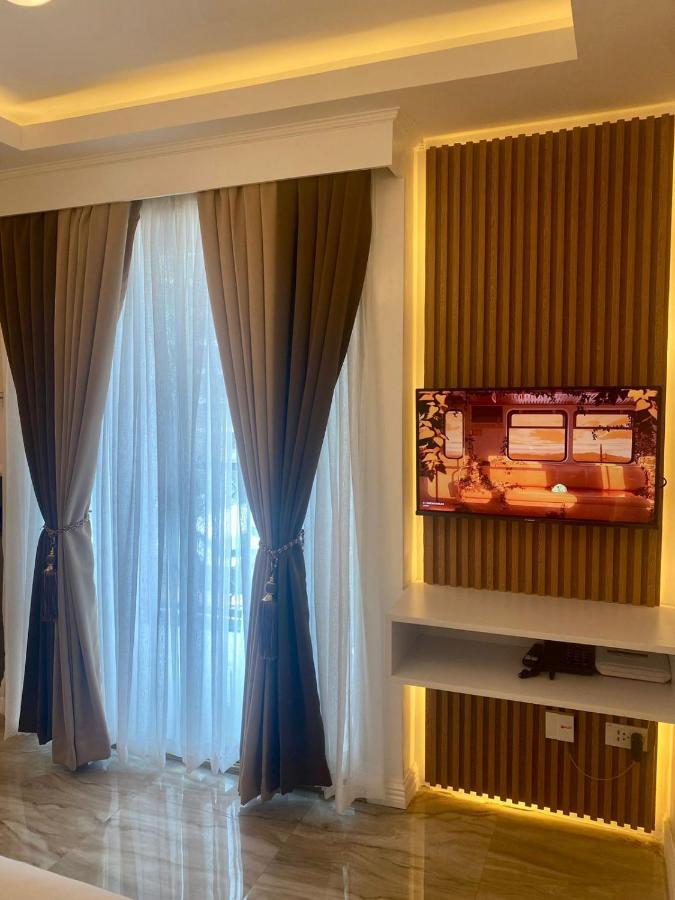 Makati Isabela Luxury * Manila