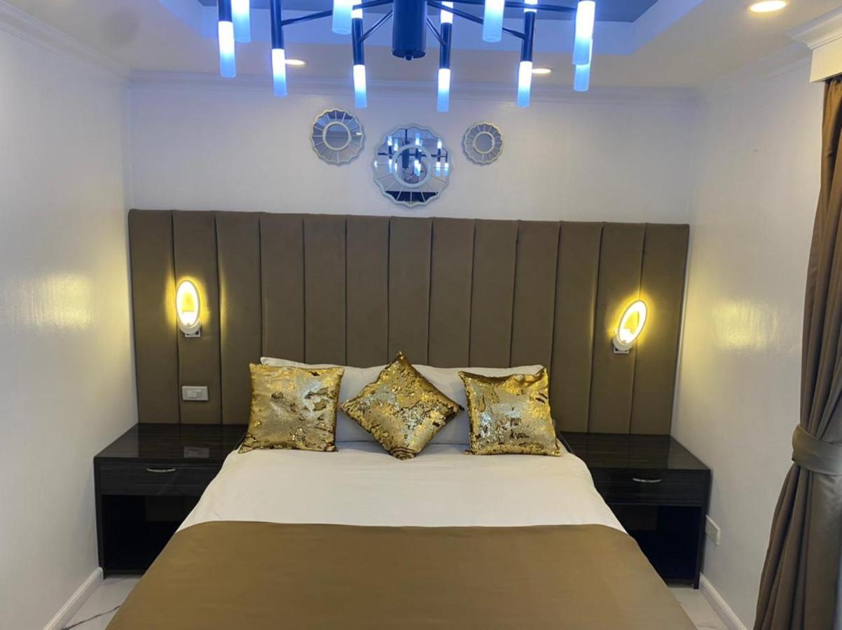 Makati Isabela Luxury *