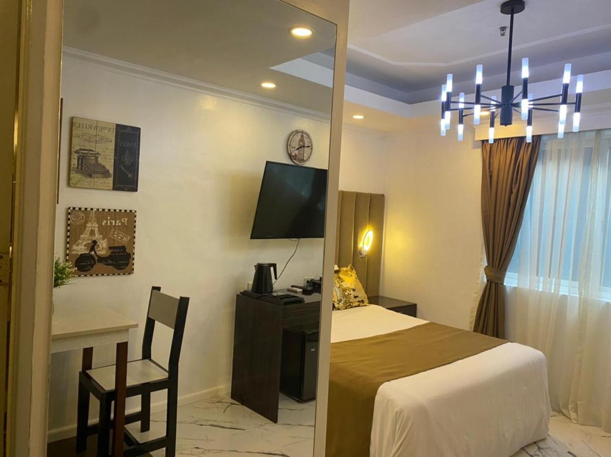 Makati Isabela Luxury Apartment *