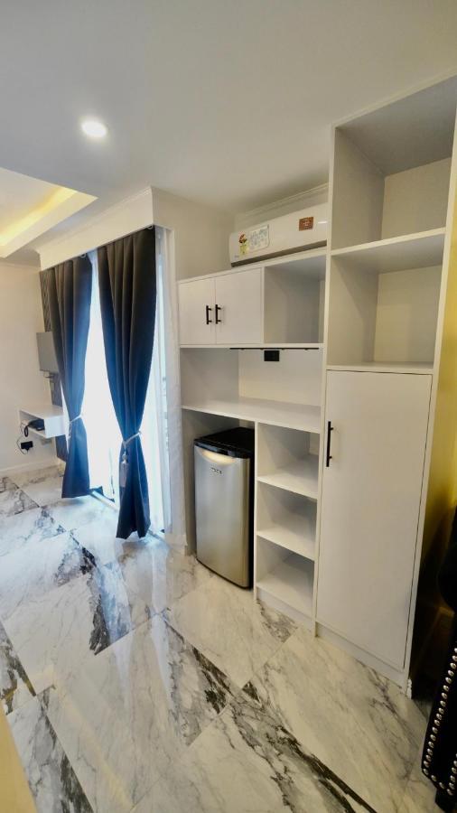 Makati Isabela Luxury *
